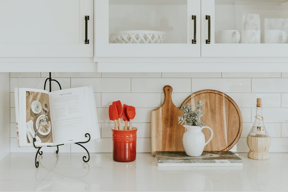 Tủ bếp Melamine có bị phồng nước không?