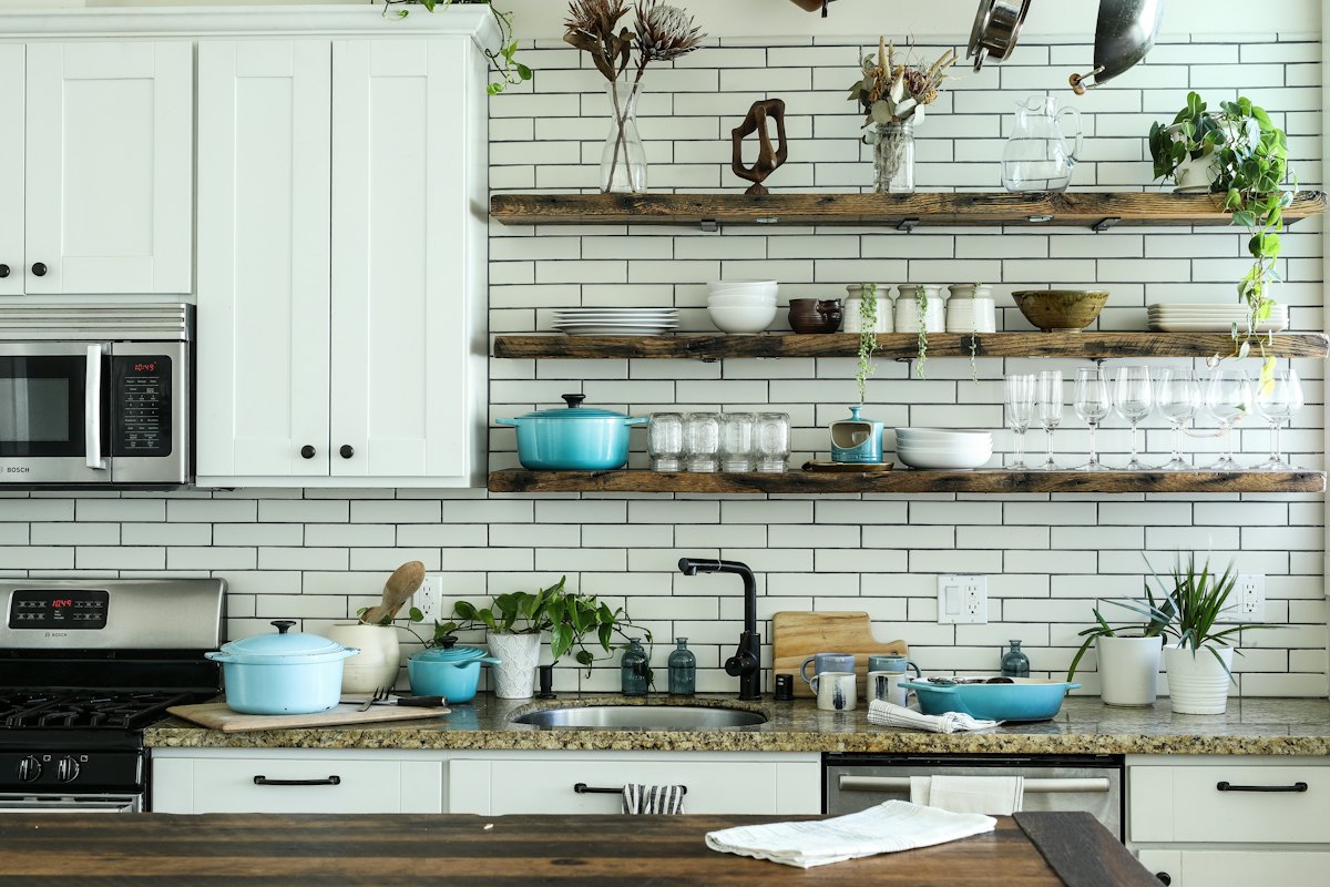 Đá nung kết (sintered stone) làm mặt bàn bếp