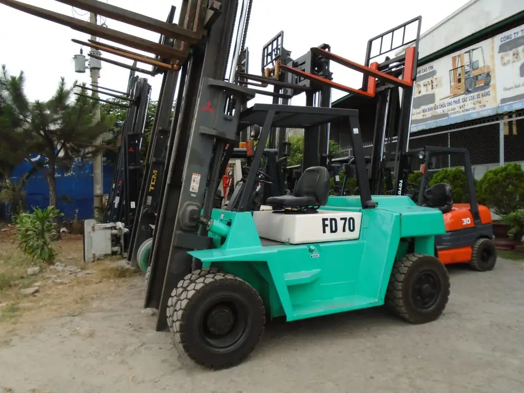 Xe nâng cũ cho thuê
